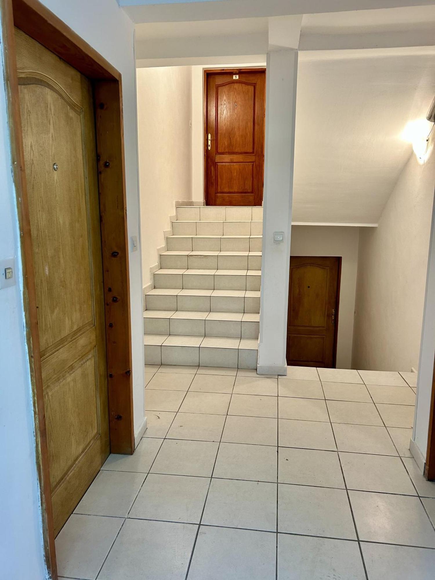 Studio Lucica Petrovac Luaran gambar