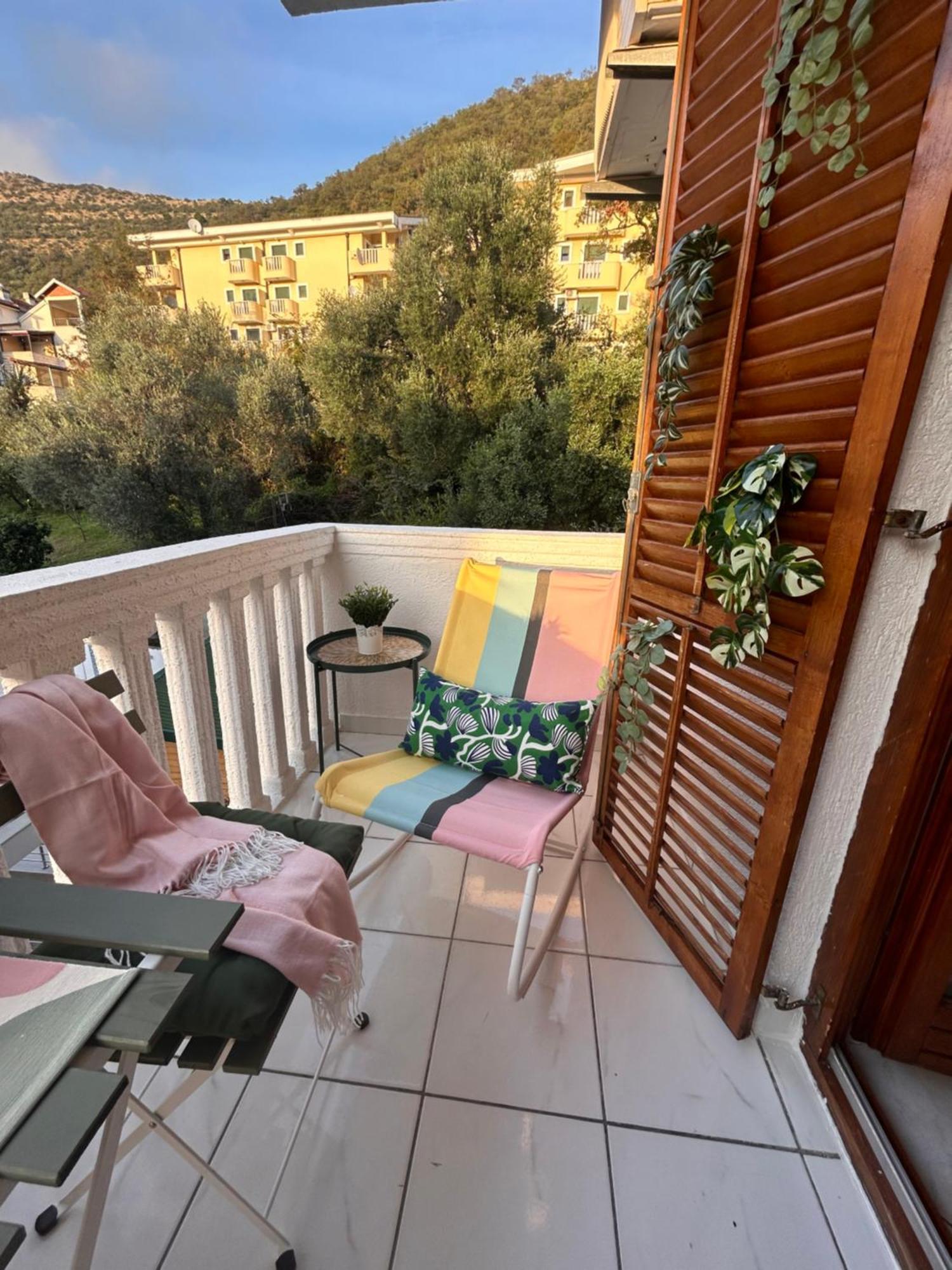Studio Lucica Petrovac Luaran gambar